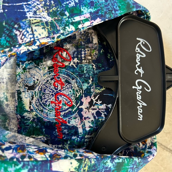 Brand NEW Robert Graham shirt. - Picture 3 of 4